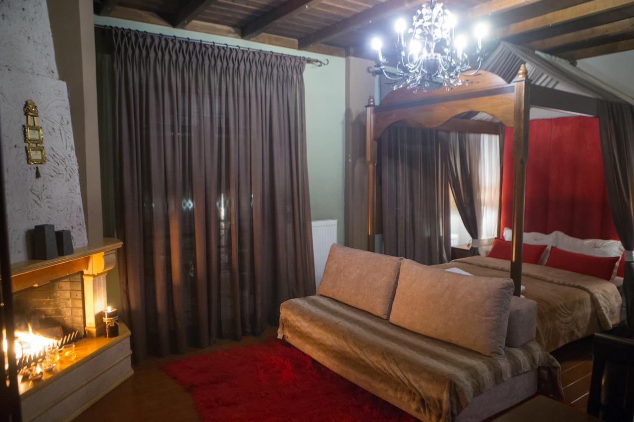 Morfeas Guesthouse Káto Loutrákion Екстериор снимка