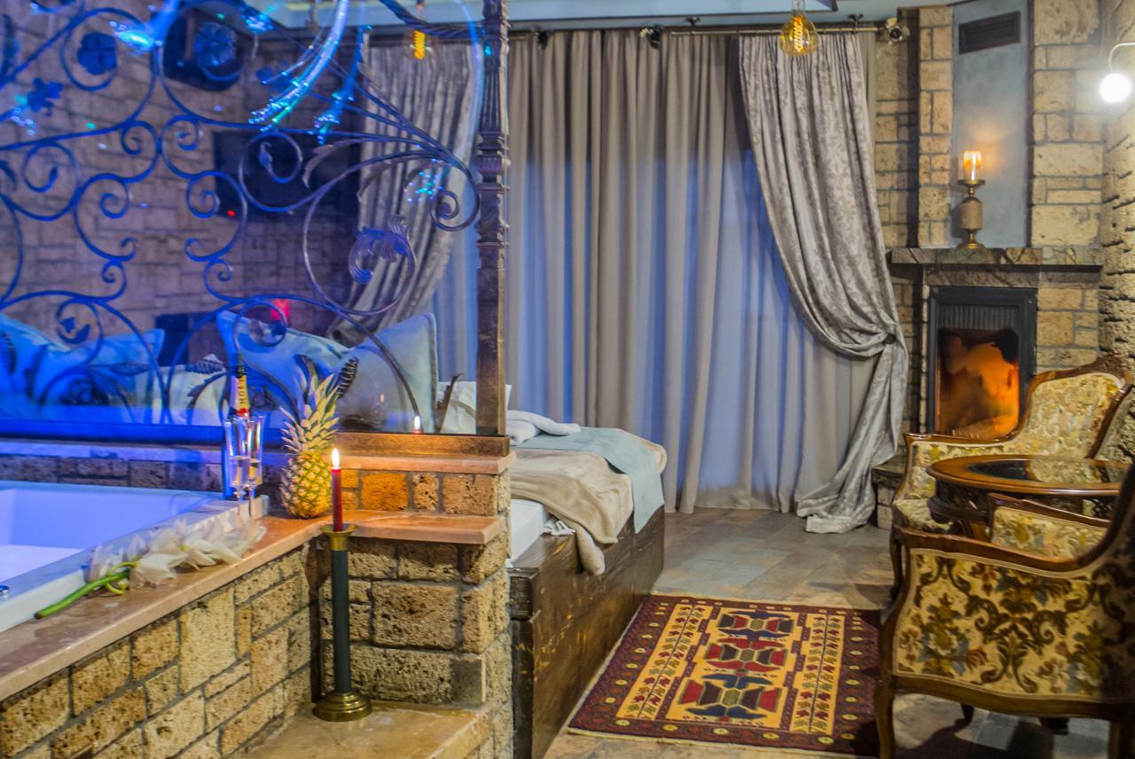 Morfeas Guesthouse Káto Loutrákion Екстериор снимка