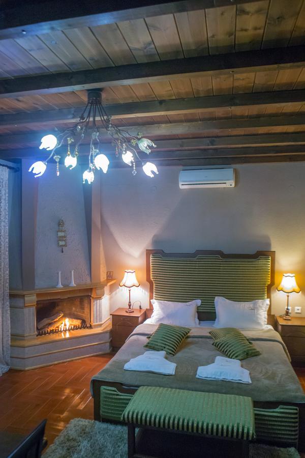 Morfeas Guesthouse Káto Loutrákion Екстериор снимка